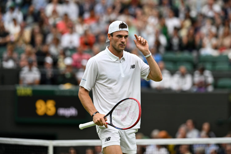 Photo by Daniel Kopatsch/Getty Images