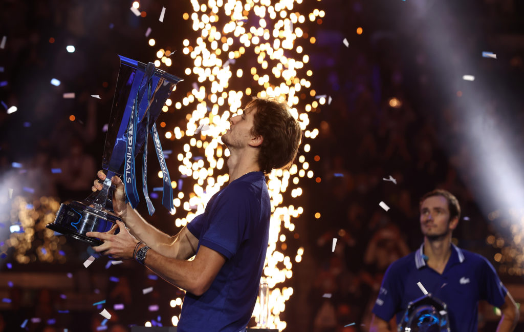 Alexander Zverev celebrates with the ATP Finals title in 2021