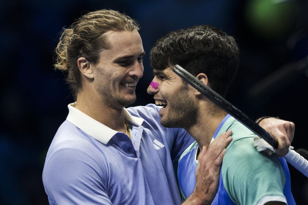 Alexander Zverev (L) of Germany and Carlos Alcaraz of Spain