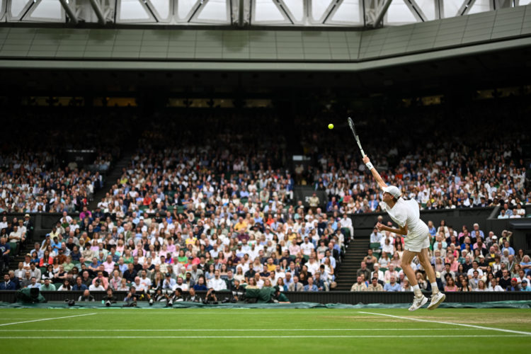 Photo by Daniel Kopatsch/Getty Images