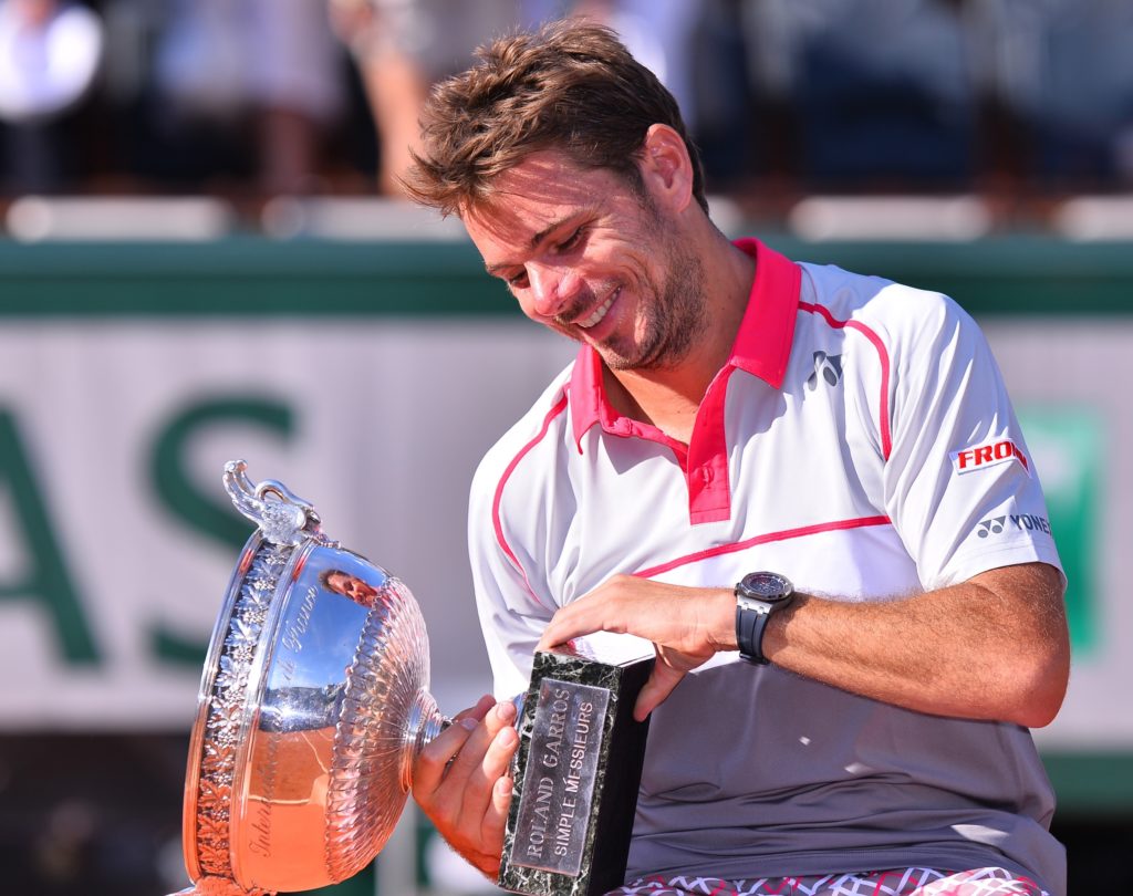 Stan Wawrinka holding the French Open title in 2015.