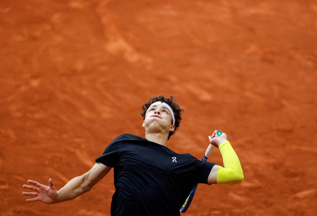 Ben Shelton serving at the 2025 Madrid Open