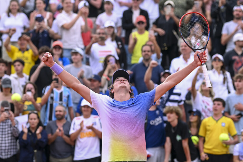 Joao Fonseca celebrates at the 2025 French Open