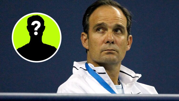 Image of Paul Annacone watching Roger Federer play Robin Soderling during day five of the 2010 Shanghai Rolex Masters, inset of a male mystery player