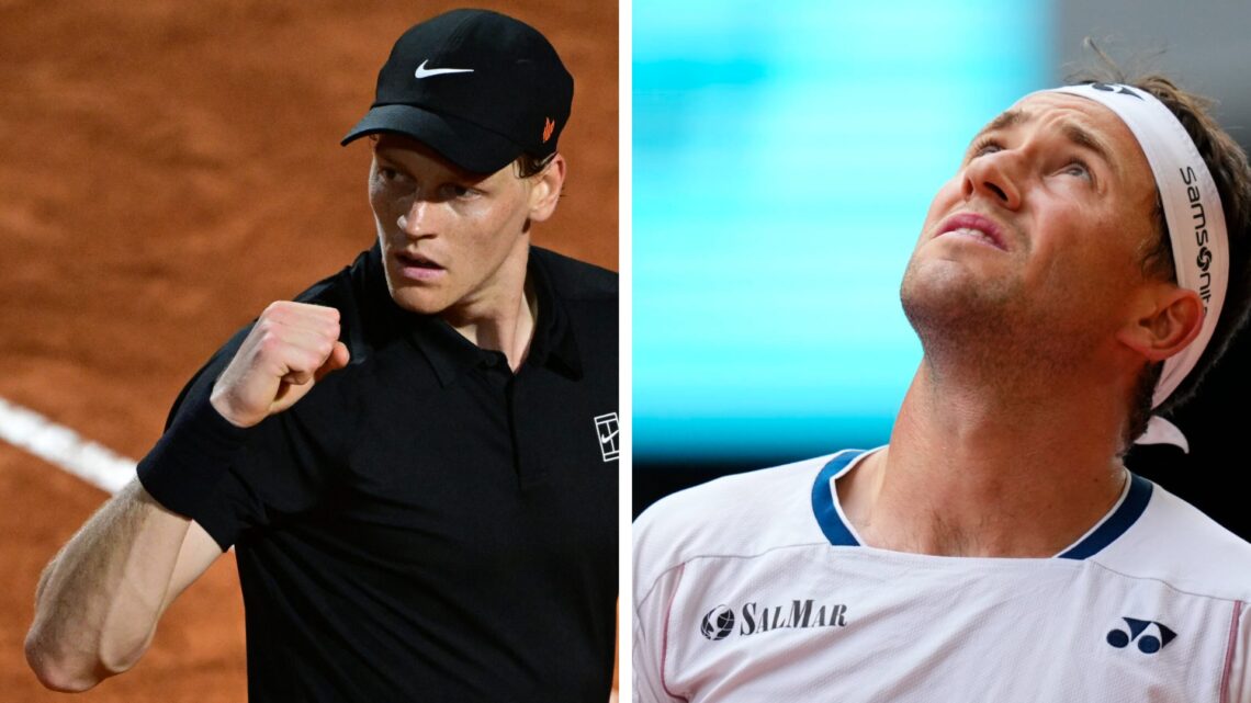 Jannik Sinner (left) celebrates winning a point, Casper Ruud (right) looks uncertain, up to the sky.