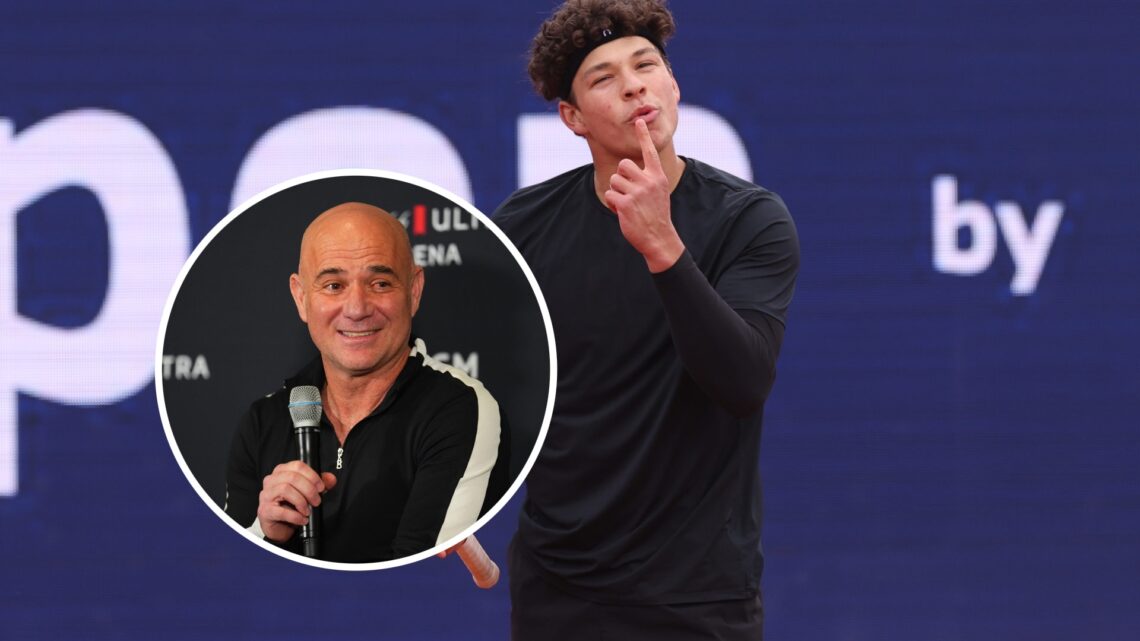 Andre Agassi (L) at a press conference, Ben Shetlon (R) at the Munich Open