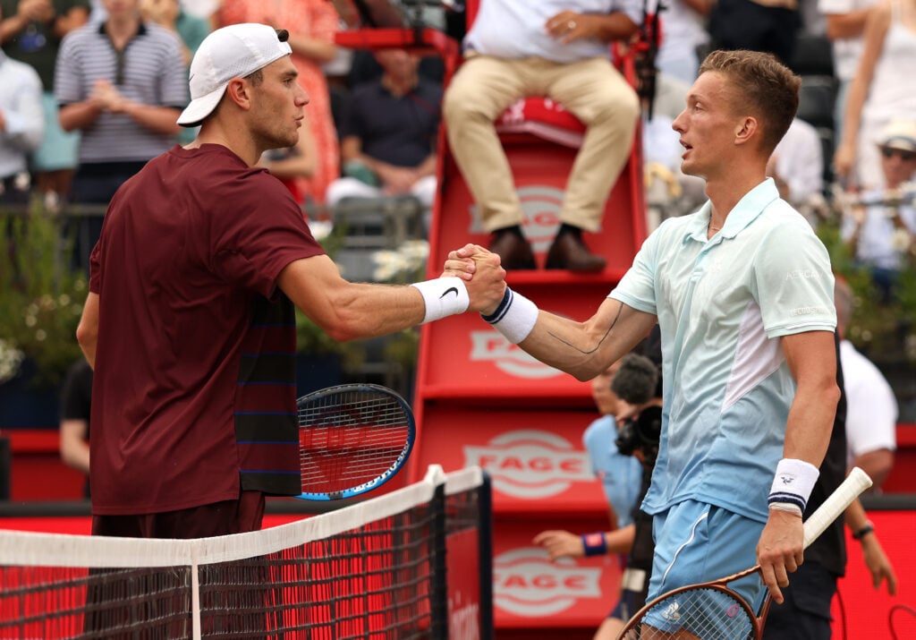 Jiri Lehecka and Jack Draper shaking hands after the Queen's semi-final.