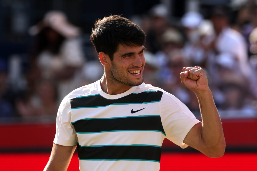 Carlos Alcaraz celebrates at Queen's.