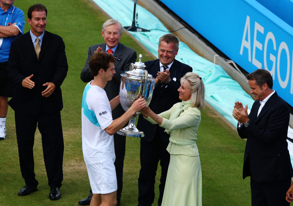 Andy Murray receiving the Queen's title in 2009.