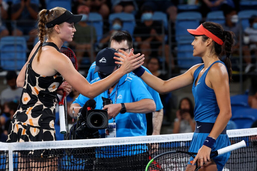 Emma Raducanu and Elena Rybakina shake hands at the Sydney Classic in 2022