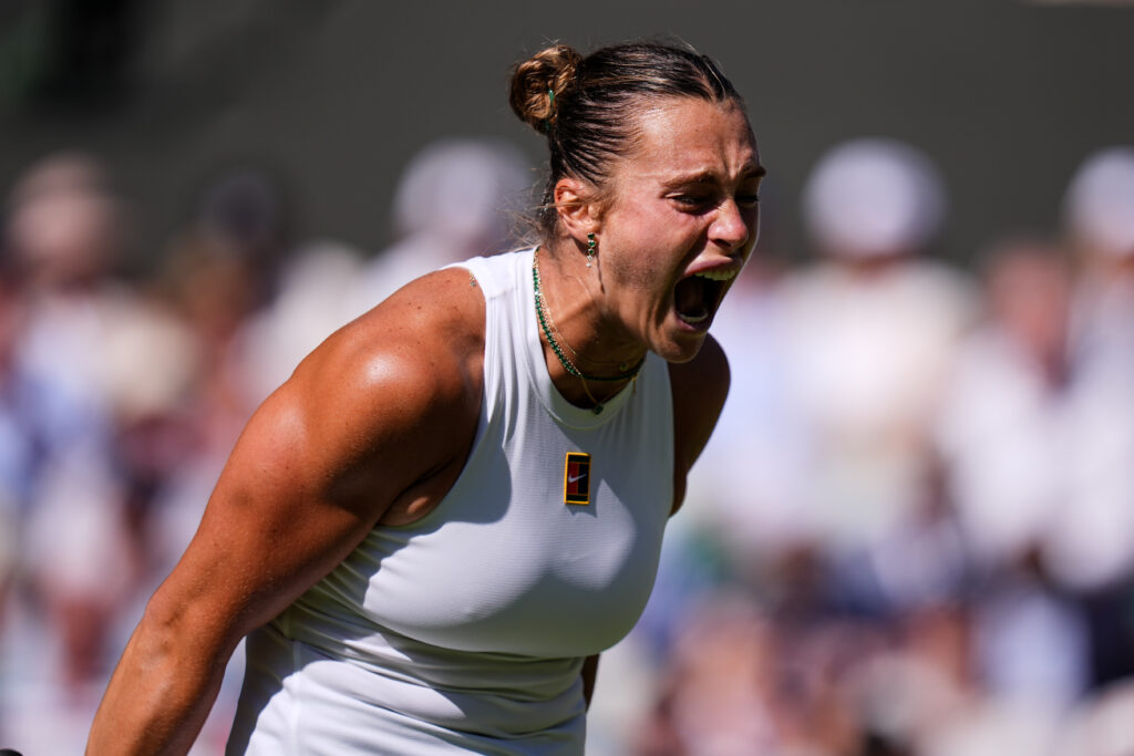 Aryna Sabalenka screams
