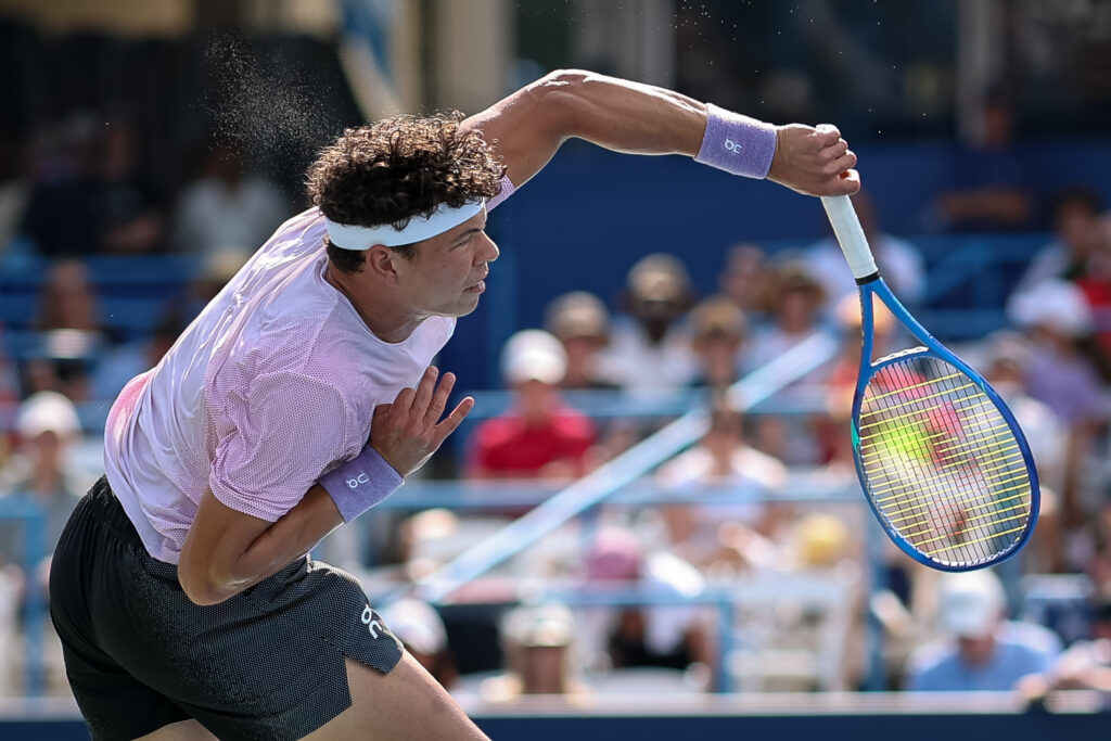 Ben Shelton serves