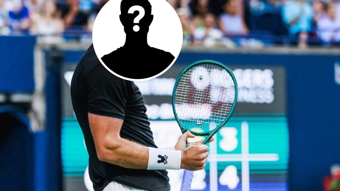 Mystery player shouts and pumps his fists