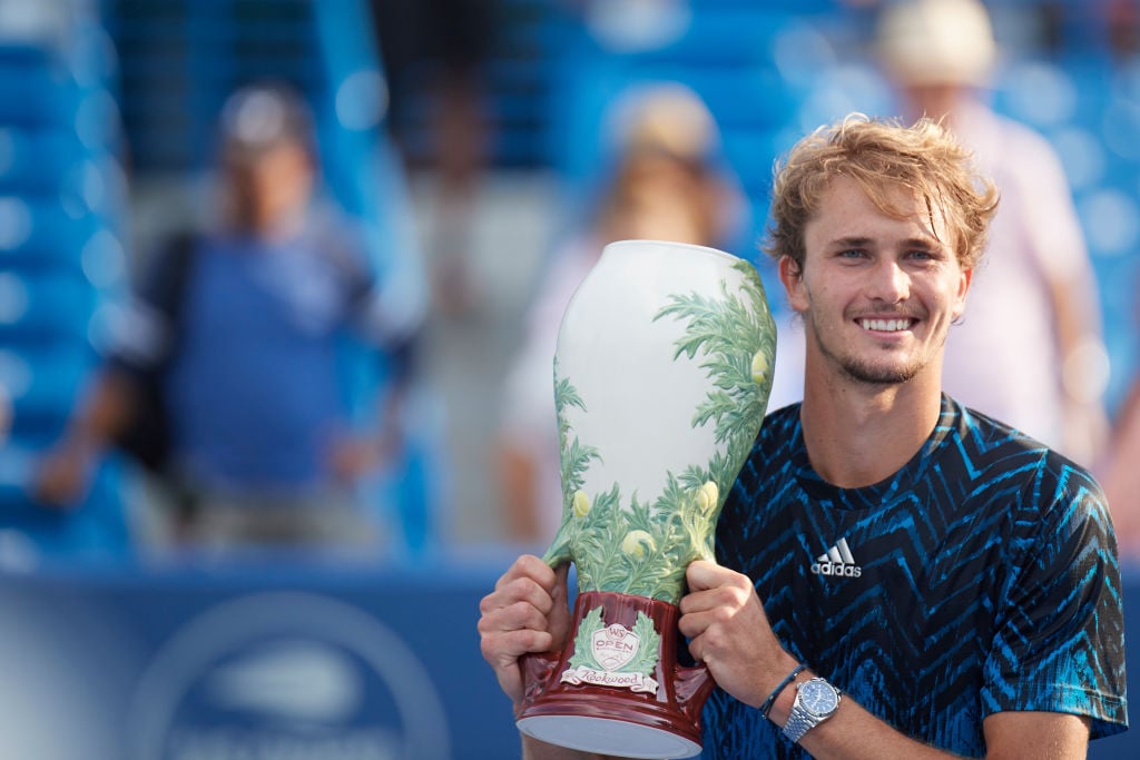 Alexander Zverev poses with the 2021 Cincinnati Open title