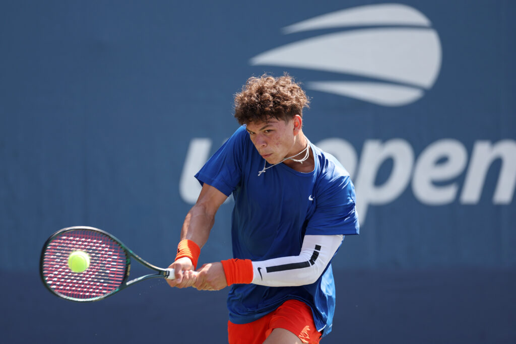 Ben Shelton hits a backhand at the 2022 US Open - Day 1