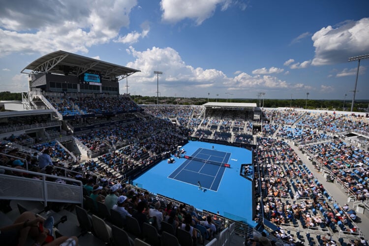 Photo by Daniel Kopatsch/Getty Images