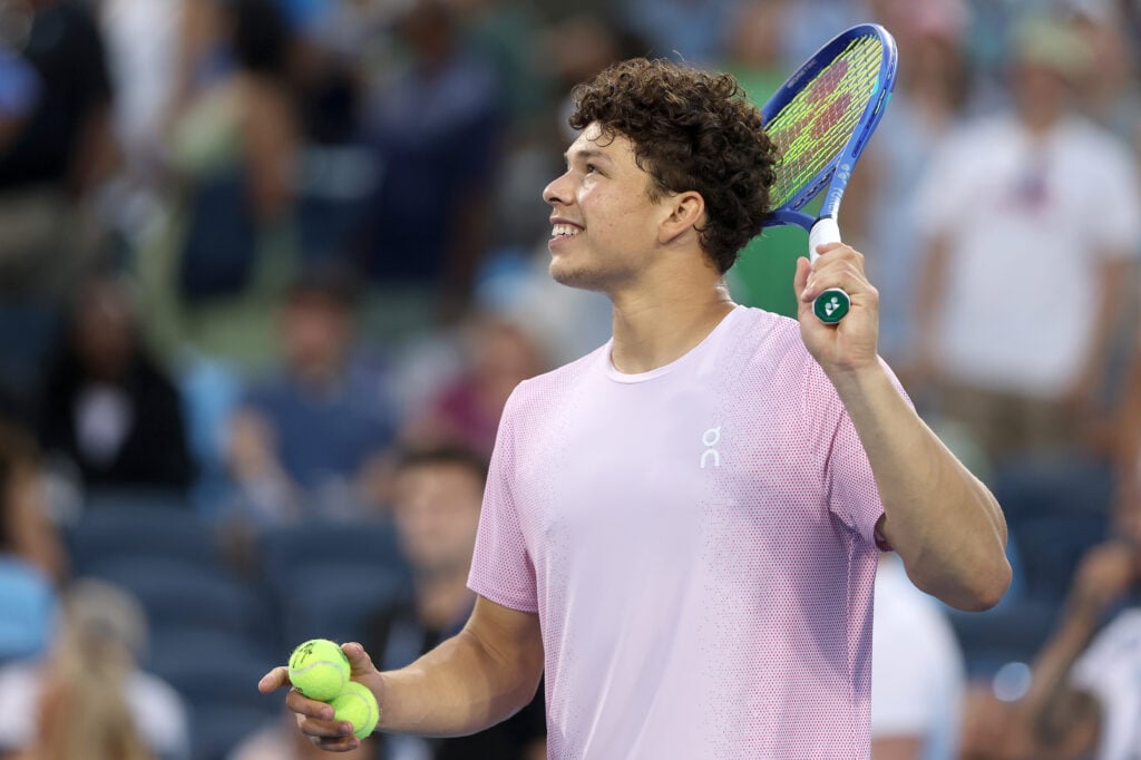Ben Shelton celebrates his win over Camilo Ugo Carabelli at the 2025 Cincinnati Open