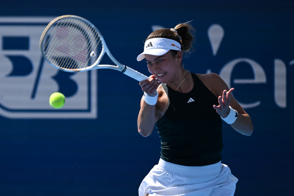 Iva Jovic plays at the 2025 Cincinnati Open