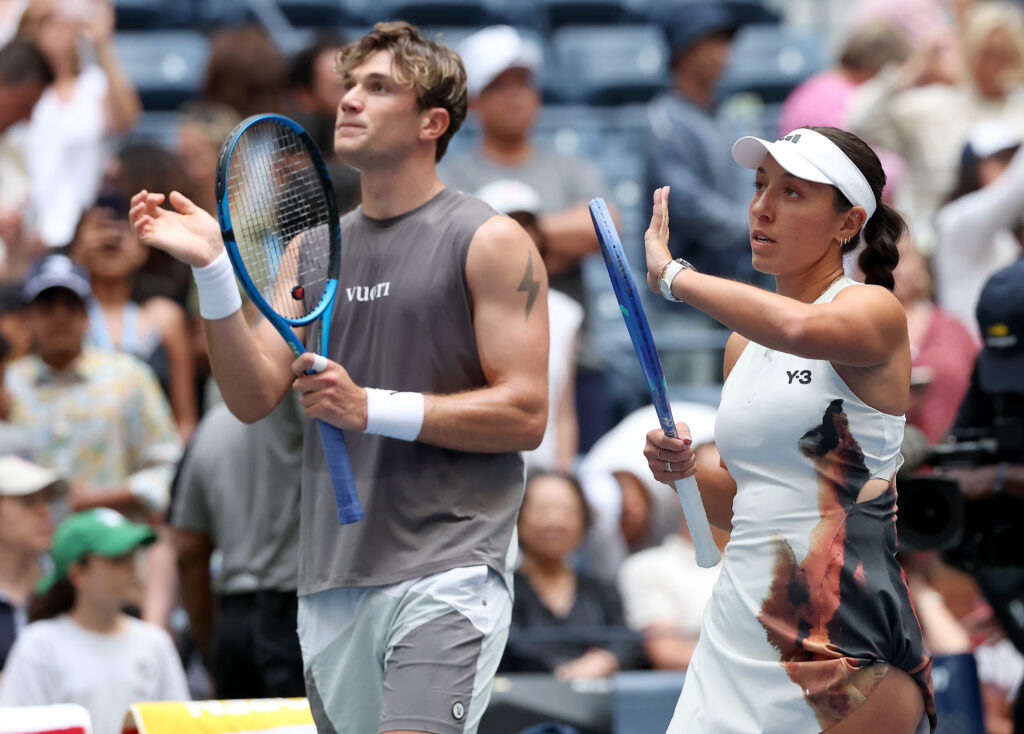 Jack Draper and Jessica Pegula celebrate their quarterfinal win at the 2025 US Open mixed doubles event