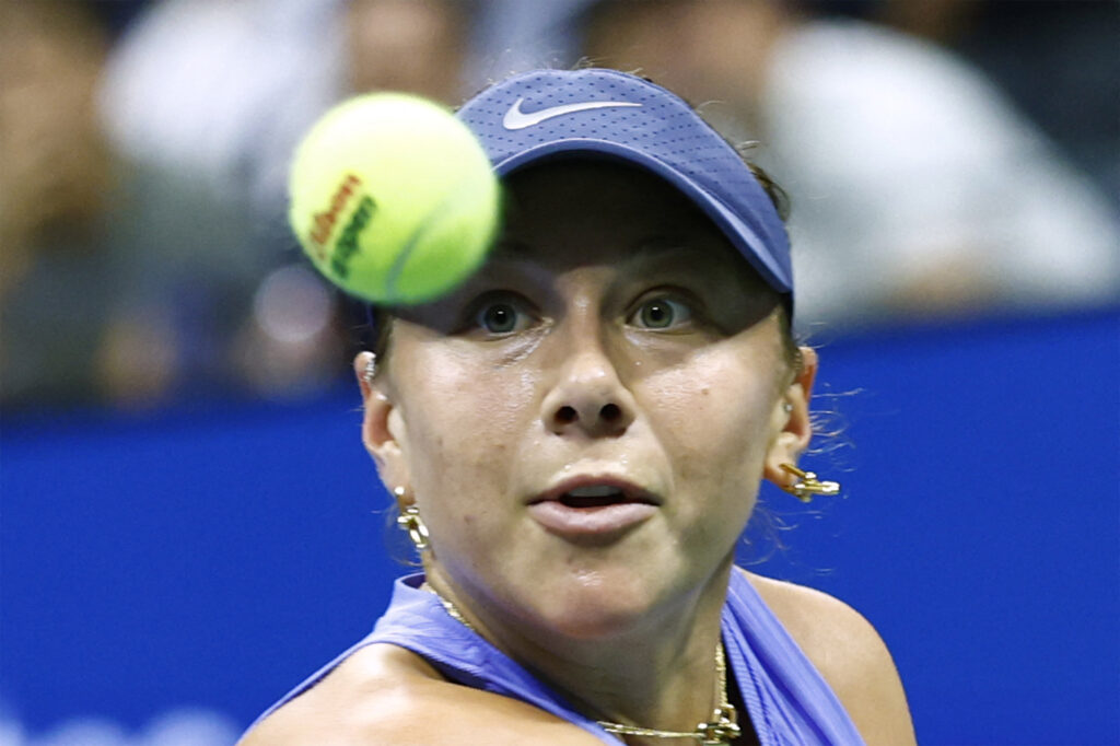 Amanda Anisimova keeps her eye on the ball during the 2025 US Open semifinal