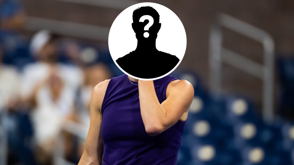 Main: Elina Svitolina plays at the US Open