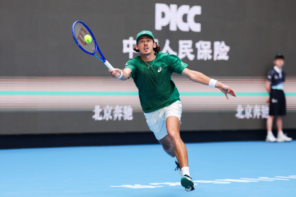 Alex de Minaur wins at the Shanghai Masters