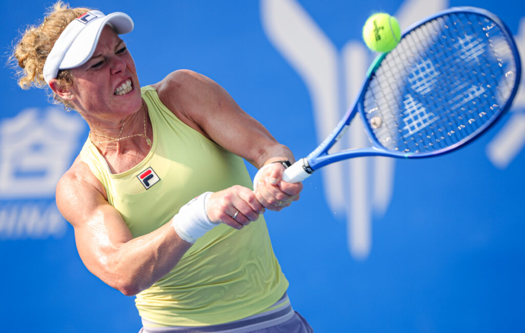 Laura Siegemund hits a backhand at the 2025 Wuhan Open