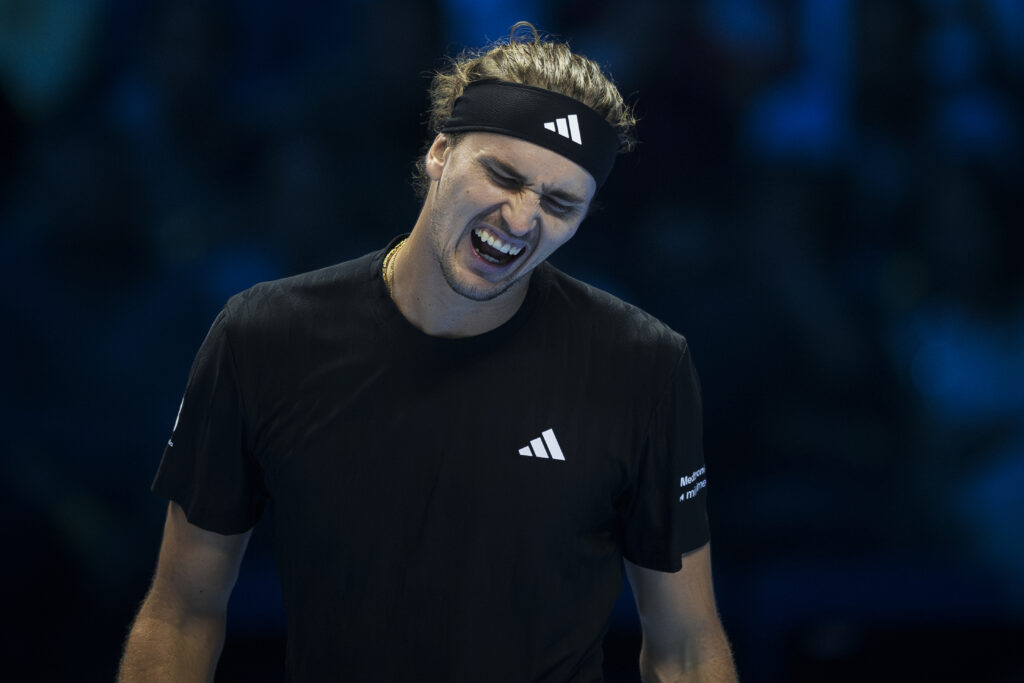 Alexander Zverev grimaces