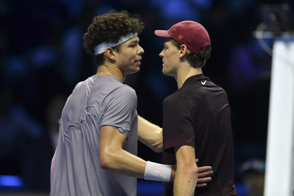 Jannik Sinner and Ben Shelton embrace