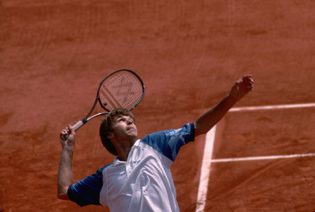 Andrei Chesnokov reaches for a serve during the 1989 French Open