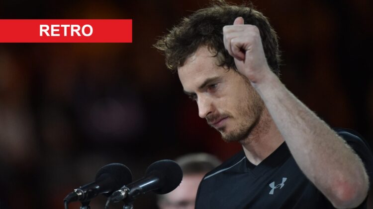 Image of Andy Murray speaking to the crowd after losing the 2016 Australian Open final