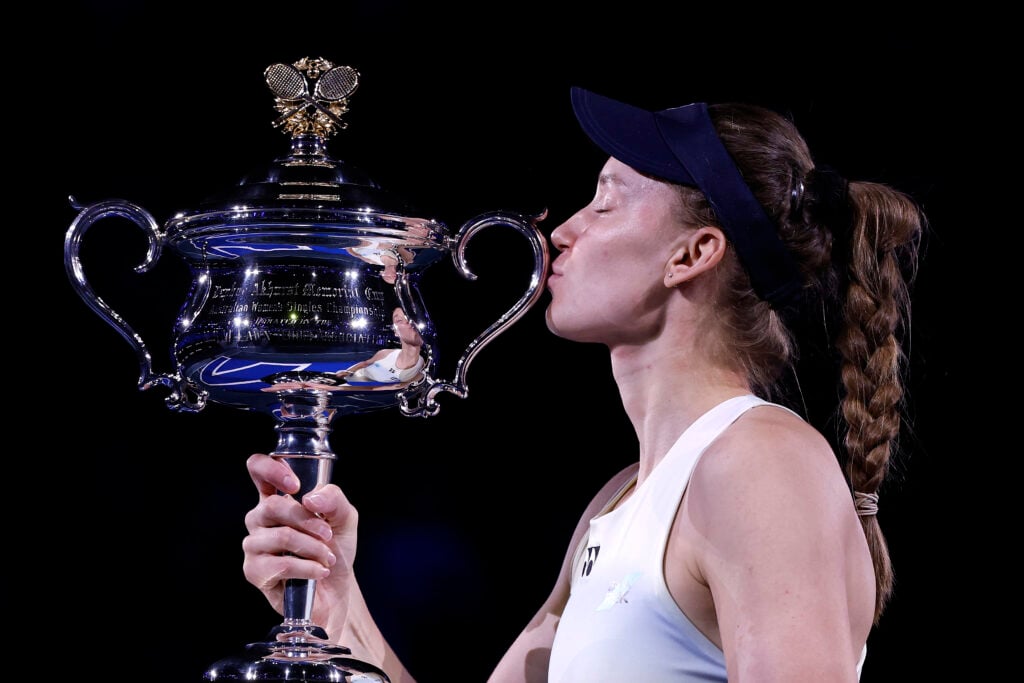 Elena Rybakina kisses the Australian Open title.