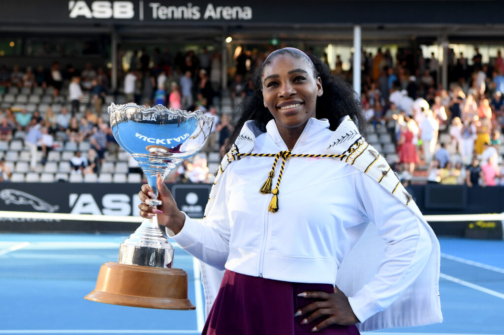 Serena Williams holds the trophy after winning the 2020 ASB Classic.