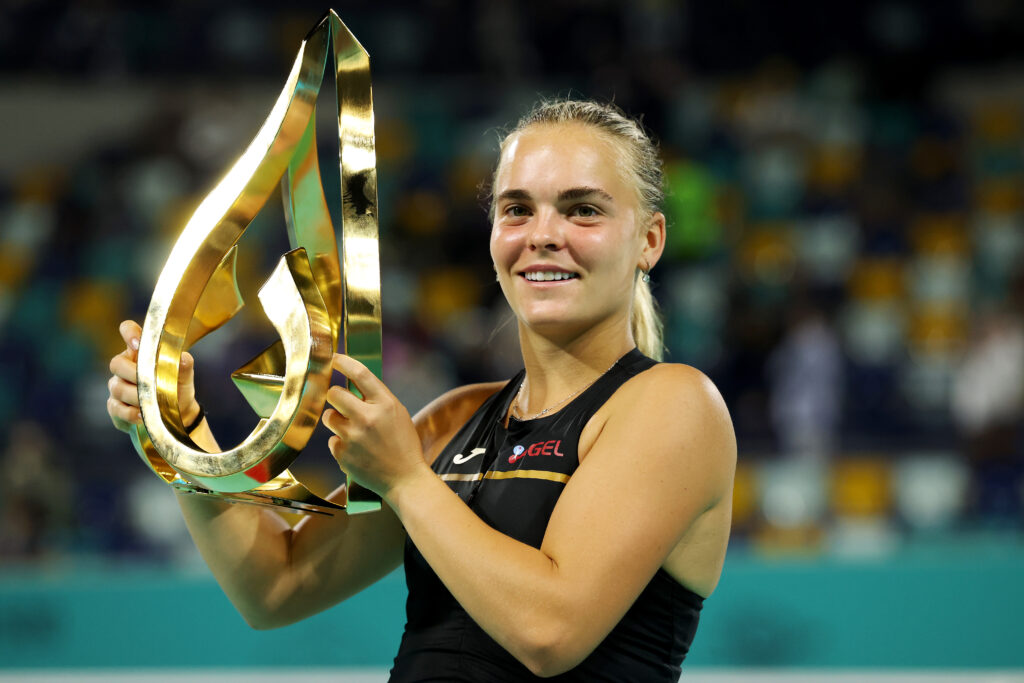 Sara Bejlek holding the trophy after winning the 2026 Abu Dhabi Open.