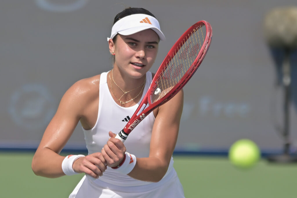 Iva Jovic during her match against Diana Shnaider at the 2026 Dubai Tennis Championships.