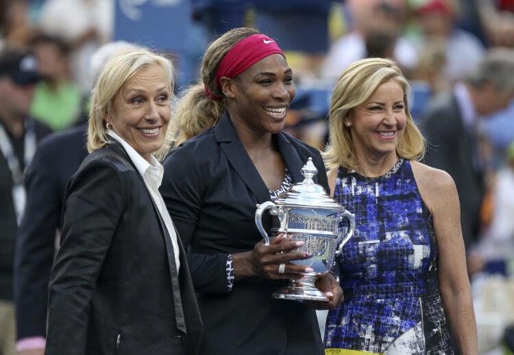 NEW YORK, NY - SEPTEMBER 07: Serena Williams with her trophy poses with Martina Navratilova (L) and Chris Evert (R) after she wins over Caroline Wo...