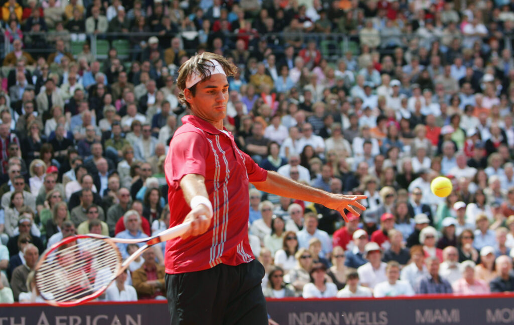 Roger Federer in action at the 2007 Hamburg Open.