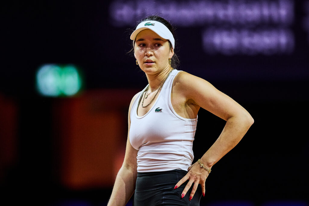 Eva Lys during a practice session ahead of the 2026 Porsche Tennis Grand Prix in Stuttgart.
