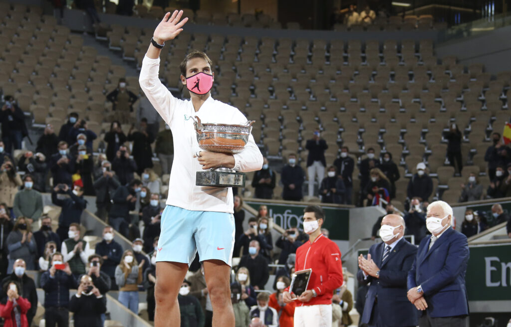 Rafael Nadal waves to the French Open crowd n 2020.