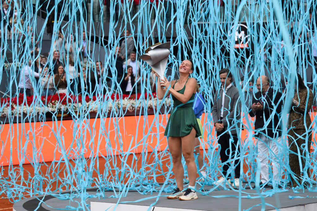 Marta Kostyuk celebrates.