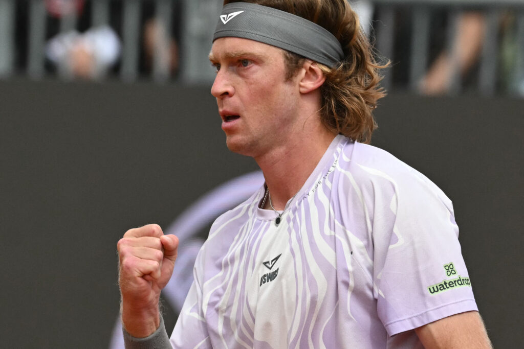 Andrey Rublev reacts.