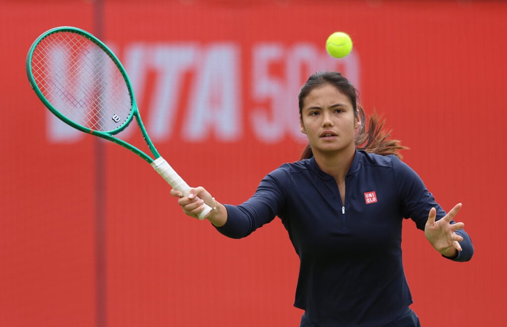 Emma Raducanu trains ahead of Queen's.