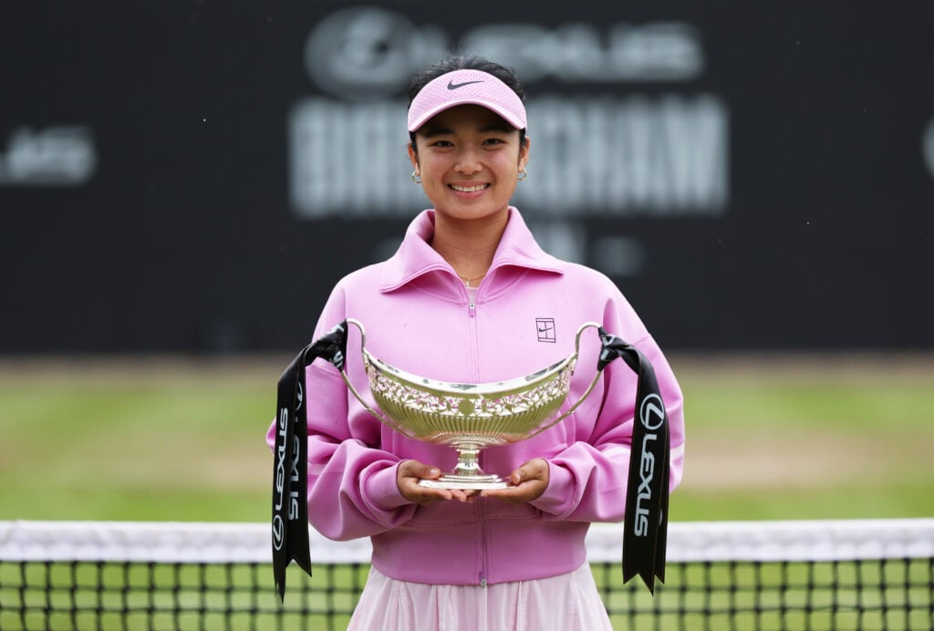 Alex Eala lifts the trophy at the 2026 Birmingham Open