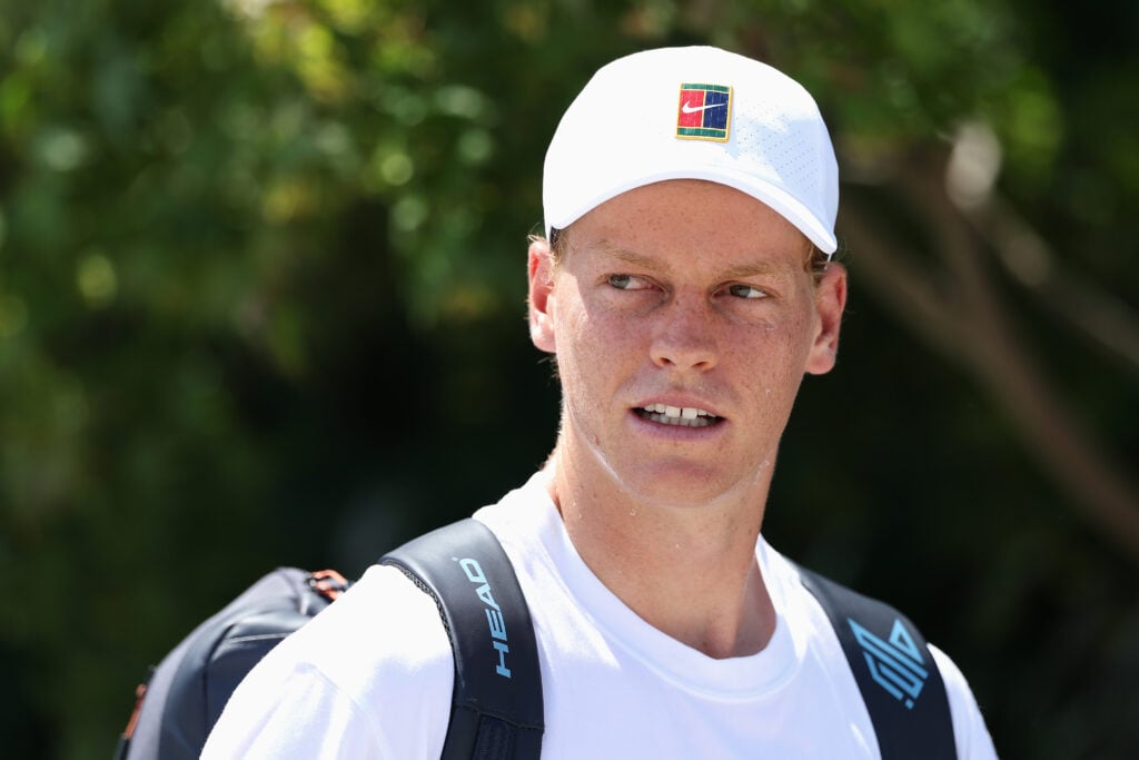 Jannik Sinner walks to Aorangi Park.